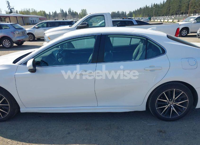 Photo 15 of 2021 Toyota Camry SE (VIN 4T1G11AK2MU547086)