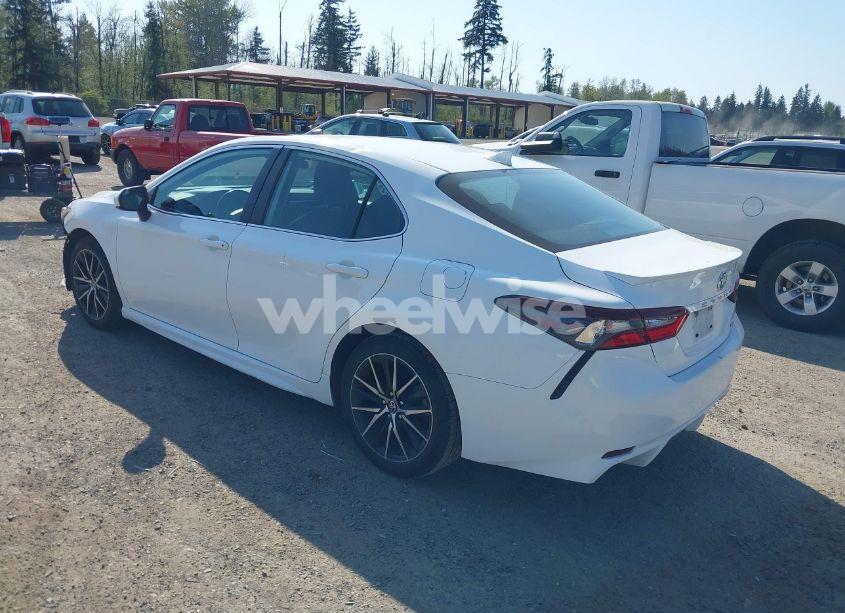 Photo 3 of 2021 Toyota Camry SE (VIN 4T1G11AK2MU547086)