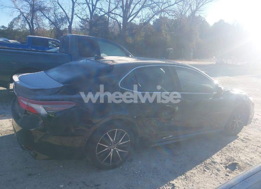 Photo 13 of 2021 Toyota Camry SE (VIN 4T1G11AK2MU557813)