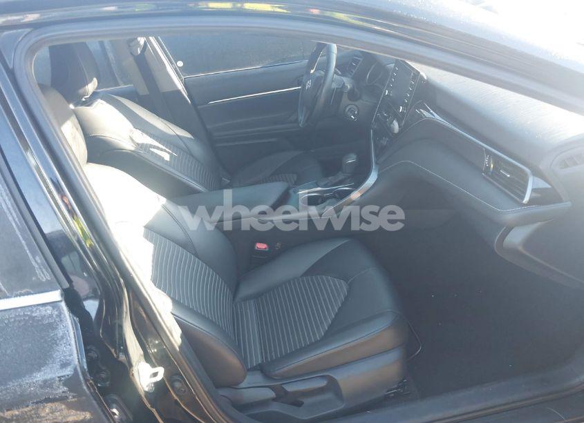 Photo 5 of 2021 Toyota Camry SE (VIN 4T1G11AK2MU557813)