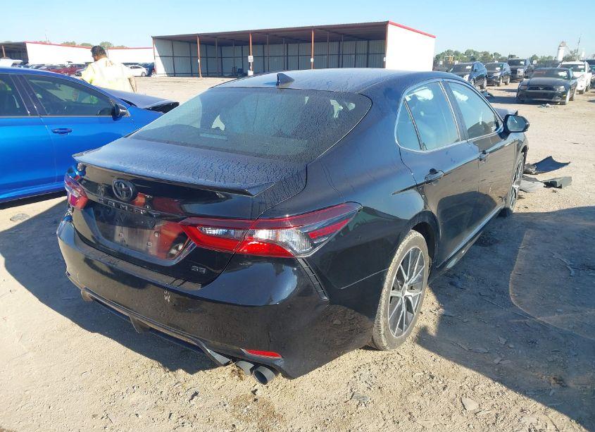 Photo 4 of 2021 Toyota Camry SE (VIN 4T1G11AK2MU576085)