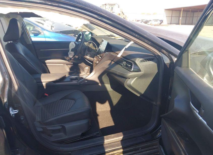 Photo 5 of 2021 Toyota Camry SE (VIN 4T1G11AK2MU576085)