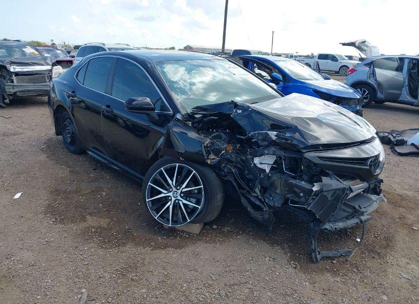 2021 Toyota Camry SE (VIN 4T1G11AK2MU603057) main photo