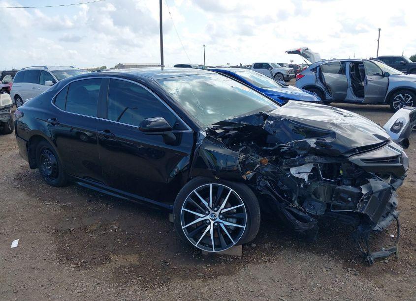 Photo 14 of 2021 Toyota Camry SE (VIN 4T1G11AK2MU603057)