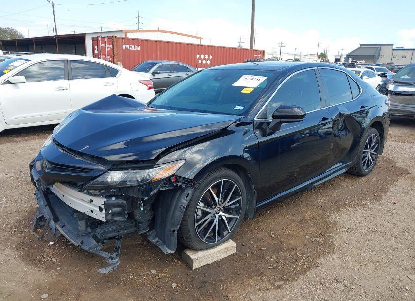 Photo 2 of 2021 Toyota Camry SE (VIN 4T1G11AK2MU603057)