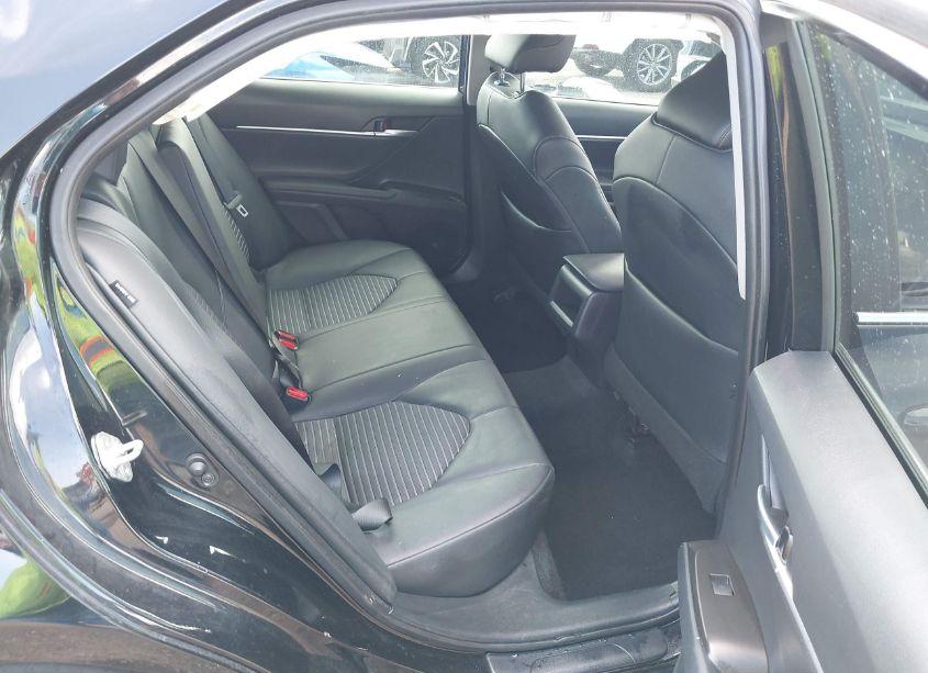 Photo 8 of 2021 Toyota Camry SE (VIN 4T1G11AK2MU603057)