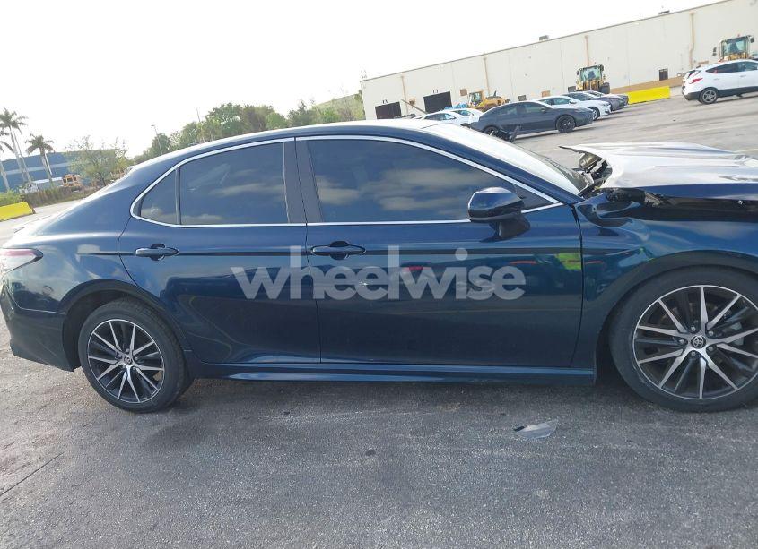 Photo 14 of 2021 Toyota Camry SE (VIN 4T1G11AK2MU616519)