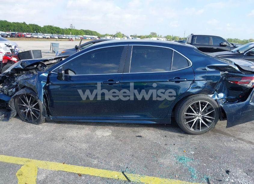 Photo 15 of 2021 Toyota Camry SE (VIN 4T1G11AK2MU616519)