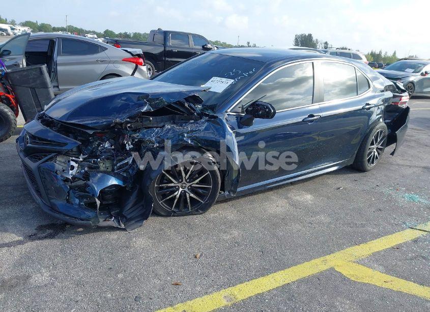 Photo 2 of 2021 Toyota Camry SE (VIN 4T1G11AK2MU616519)