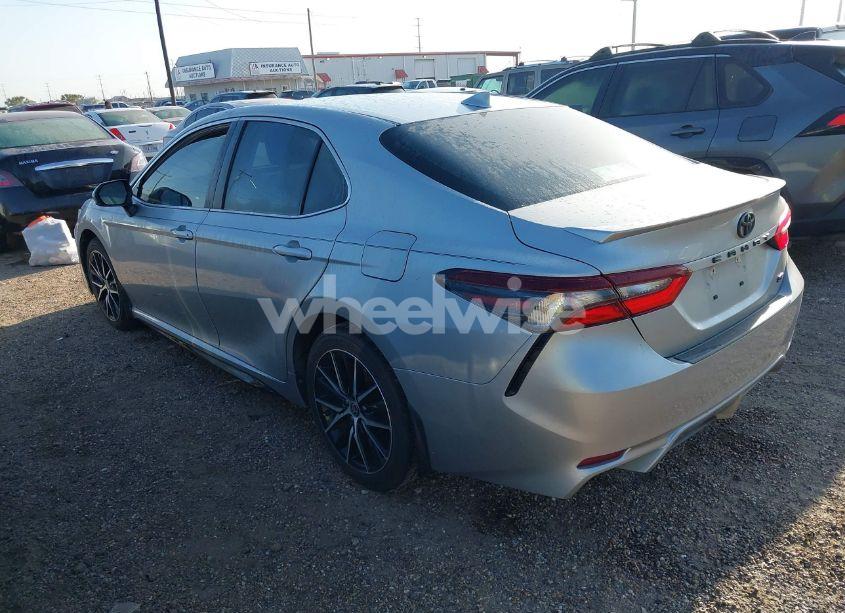 Photo 3 of 2022 Toyota Camry SE (VIN 4T1G11AK2NU003219)