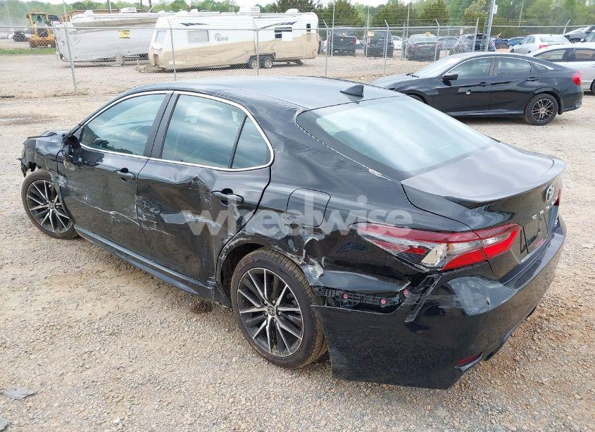 Photo 3 of 2022 Toyota Camry SE (VIN 4T1G11AK2NU018612)
