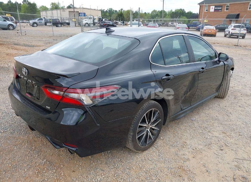 Photo 4 of 2022 Toyota Camry SE (VIN 4T1G11AK2NU018612)