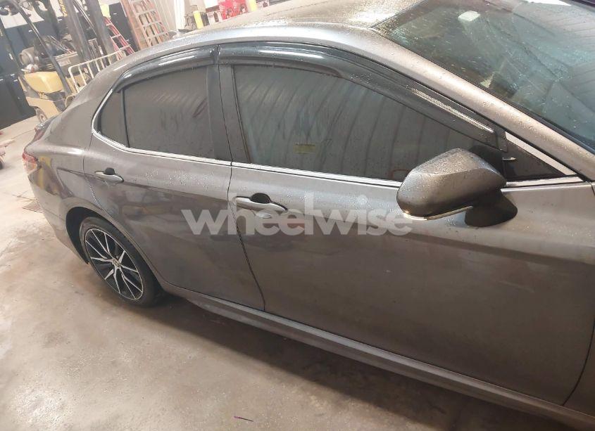 Photo 13 of 2022 Toyota Camry SE (VIN 4T1G11AK2NU038195)