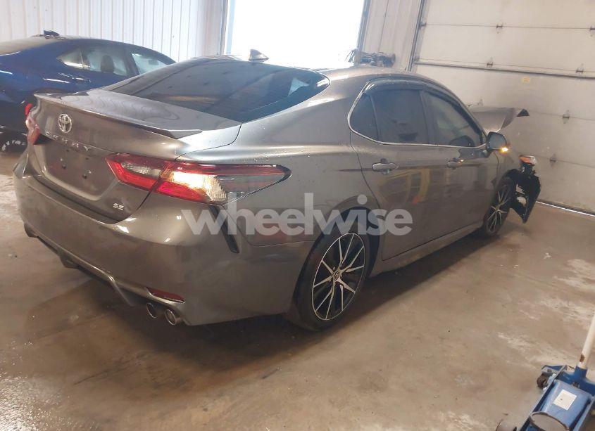 Photo 4 of 2022 Toyota Camry SE (VIN 4T1G11AK2NU038195)