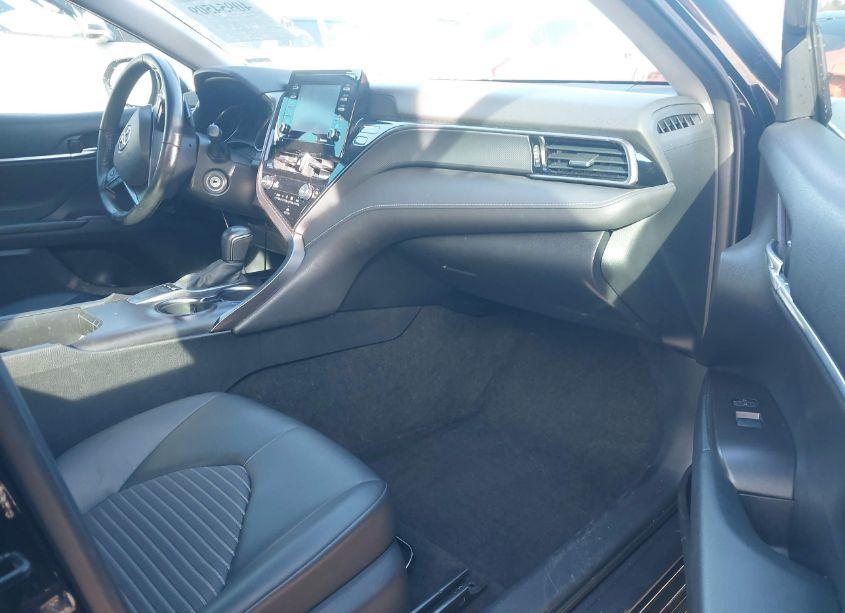 Photo 5 of 2022 Toyota Camry SE (VIN 4T1G11AK2NU643642)