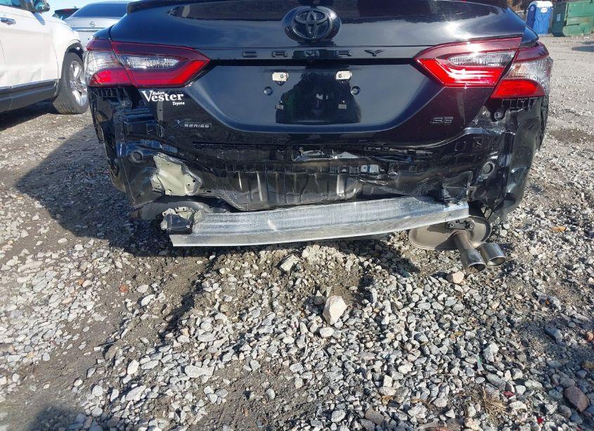 Photo 6 of 2022 Toyota Camry SE (VIN 4T1G11AK2NU643642)