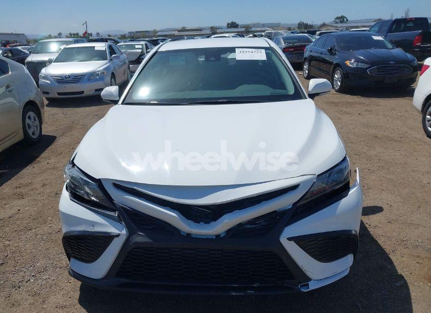 Photo 13 of 2022 Toyota Camry SE (VIN 4T1G11AK2NU646346)