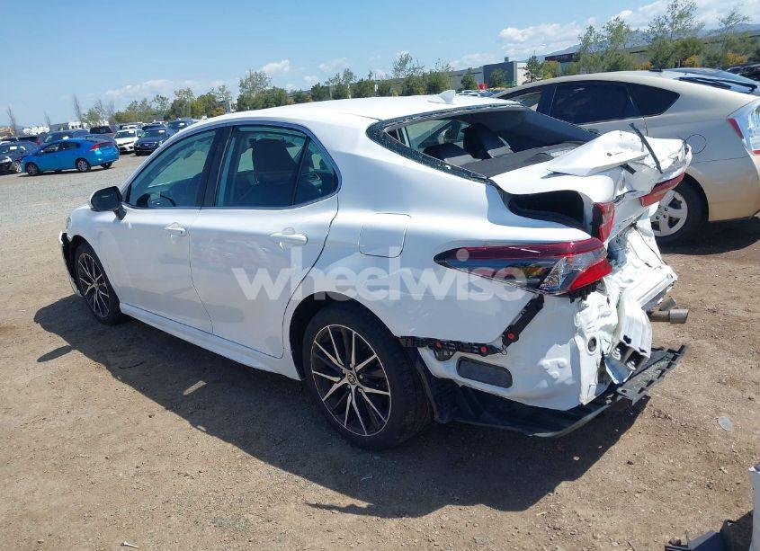 Photo 3 of 2022 Toyota Camry SE (VIN 4T1G11AK2NU646346)