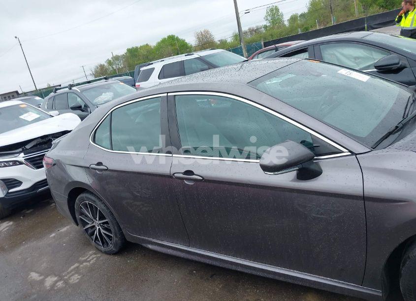 Photo 13 of 2022 Toyota Camry SE (VIN 4T1G11AK2NU659646)