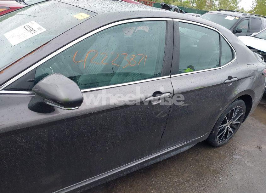 Photo 14 of 2022 Toyota Camry SE (VIN 4T1G11AK2NU659646)