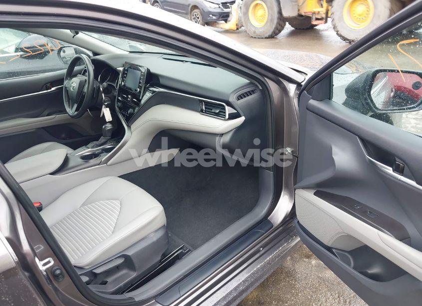 Photo 5 of 2022 Toyota Camry SE (VIN 4T1G11AK2NU659646)