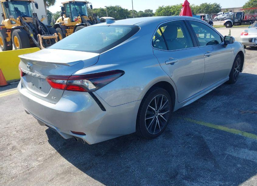 Photo 4 of 2022 Toyota Camry SE (VIN 4T1G11AK2NU660523)