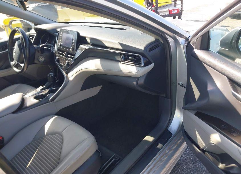 Photo 5 of 2022 Toyota Camry SE (VIN 4T1G11AK2NU660523)