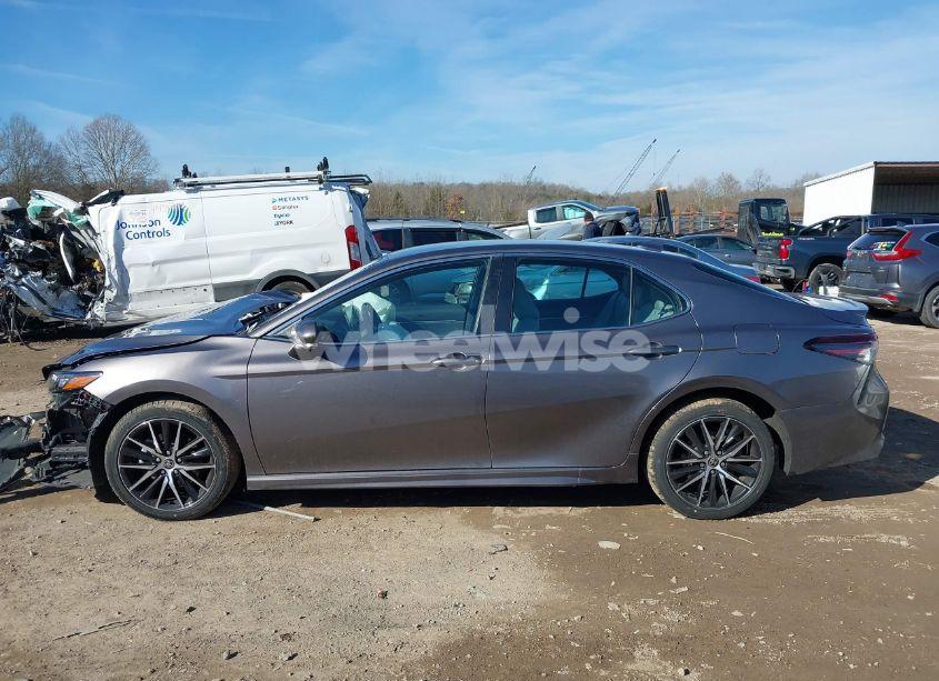 Photo 15 of 2022 Toyota Camry SE (VIN 4T1G11AK2NU665902)