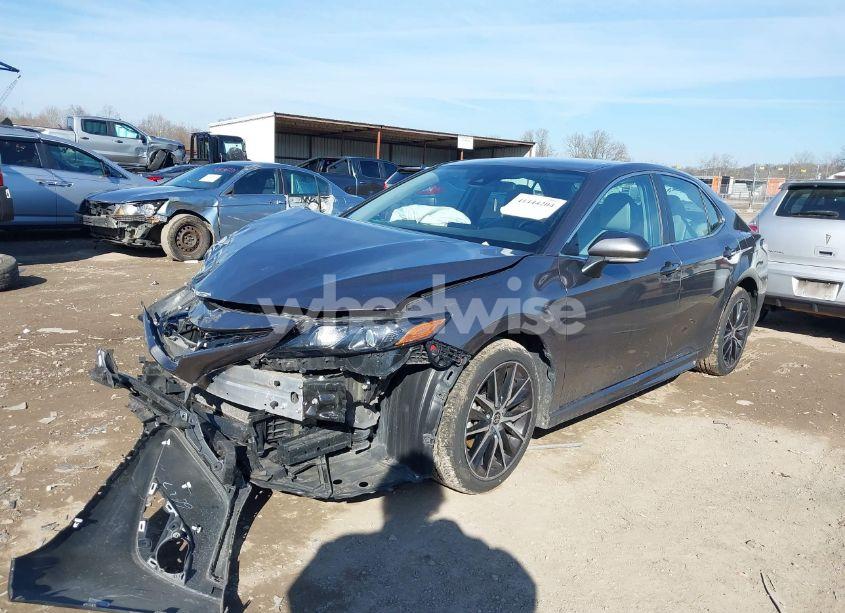 Photo 2 of 2022 Toyota Camry SE (VIN 4T1G11AK2NU665902)