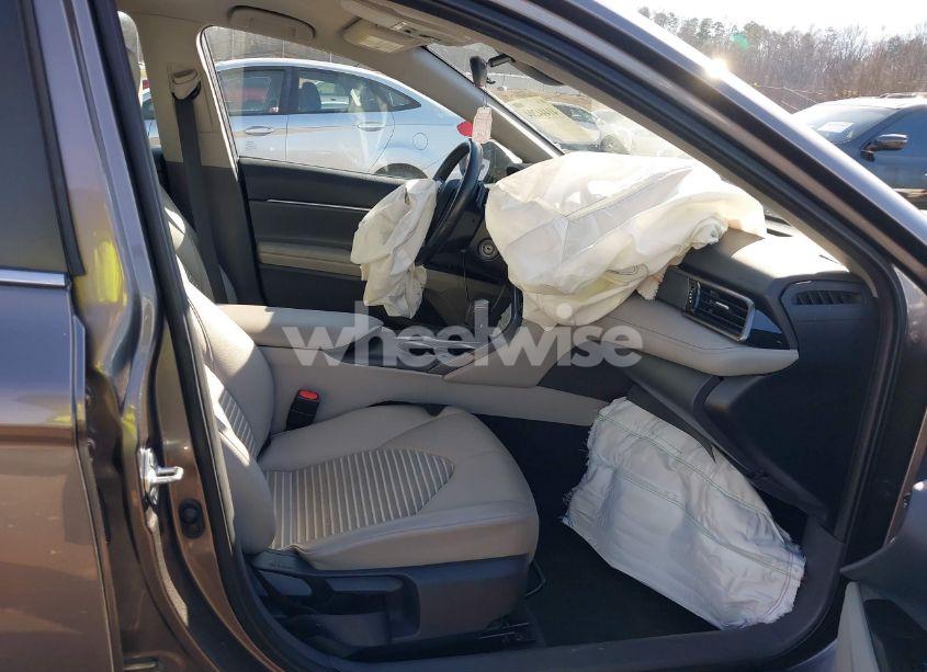 Photo 5 of 2022 Toyota Camry SE (VIN 4T1G11AK2NU665902)