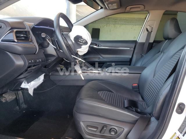 Photo 2 of 2022 TOYOTA CAMRY SE (VIN 4T1G11AK2NU670078)