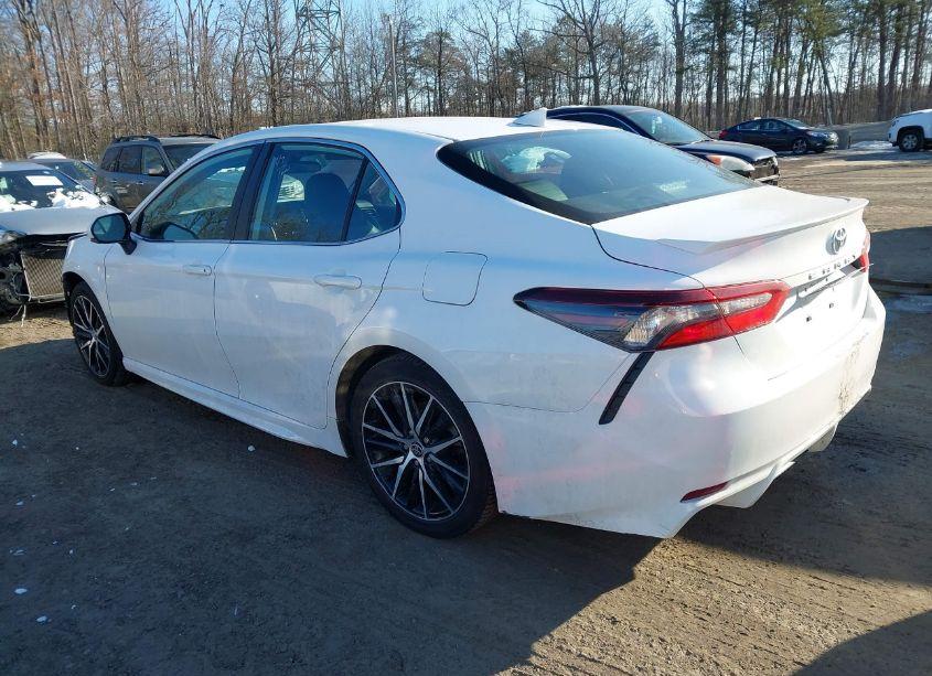 Photo 3 of 2022 Toyota Camry SE (VIN 4T1G11AK2NU683803)