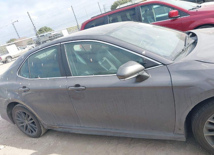 Photo 13 of 2022 Toyota Camry SE (VIN 4T1G11AK2NU689925)