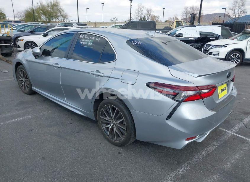 Photo 3 of 2022 Toyota Camry SE (VIN 4T1G11AK2NU694851)