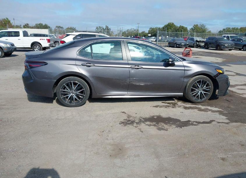 Photo 13 of 2022 Toyota Camry SE (VIN 4T1G11AK2NU706030)