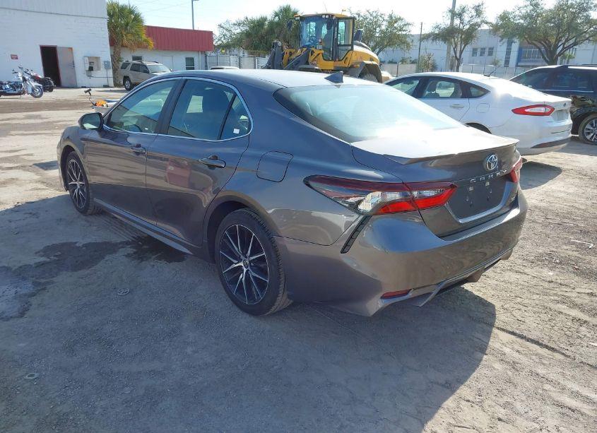 Photo 3 of 2022 Toyota Camry SE (VIN 4T1G11AK2NU706030)