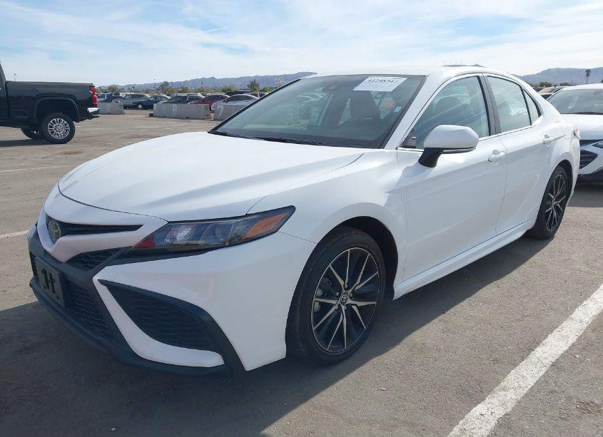 Photo 2 of 2023 Toyota Camry SE (VIN 4T1G11AK2PU088274)