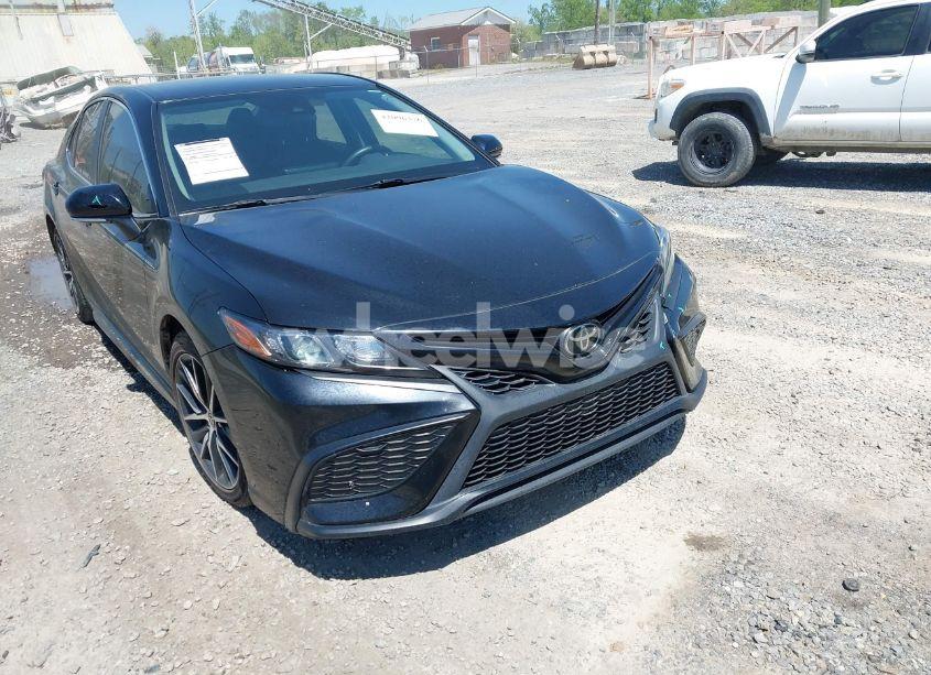 2023 Toyota Camry SE (VIN 4T1G11AK2PU097573) main photo