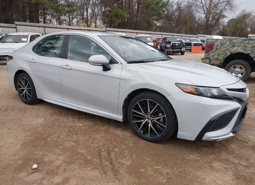 2023 Toyota Camry SE (VIN 4T1G11AK2PU108748) main photo