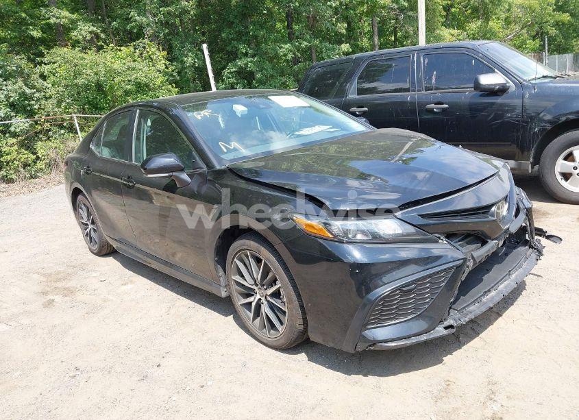 2023 Toyota Camry SE (VIN 4T1G11AK2PU161112) main photo