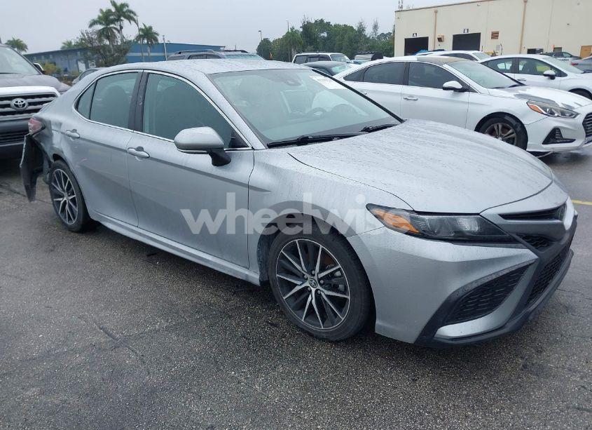 2023 Toyota Camry SE (VIN 4T1G11AK2PU737040) main photo