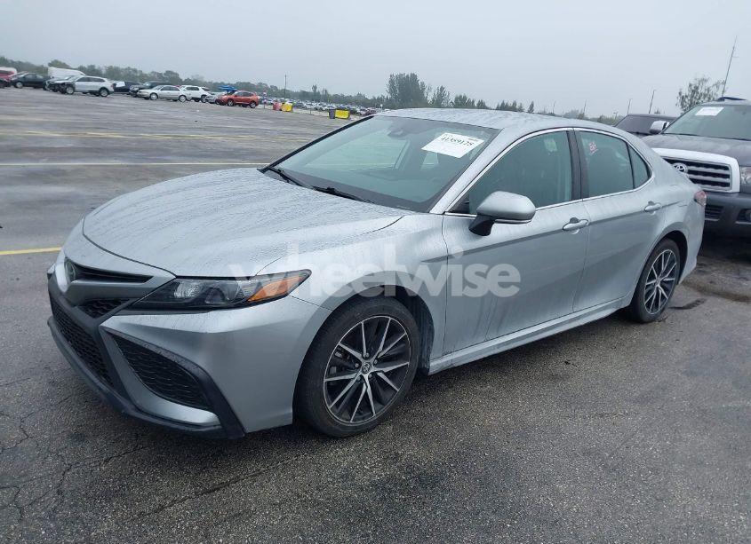 Photo 2 of 2023 Toyota Camry SE (VIN 4T1G11AK2PU737040)