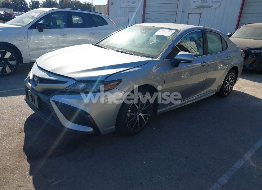 Photo 2 of 2023 Toyota Camry SE (VIN 4T1G11AK2PU740245)