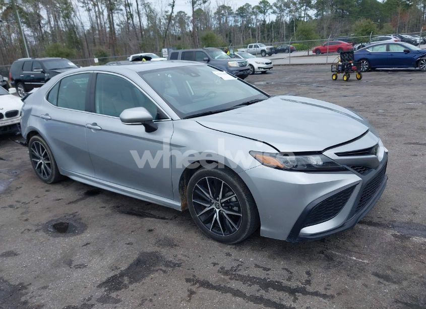 2023 Toyota Camry SE (VIN 4T1G11AK2PU748653) main photo