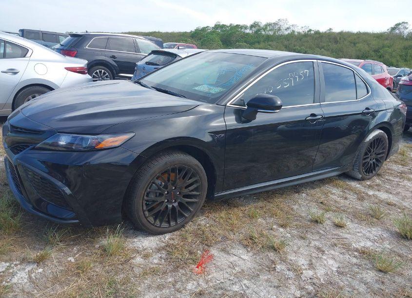 Photo 2 of 2023 Toyota Camry SE (VIN 4T1G11AK2PU757062)