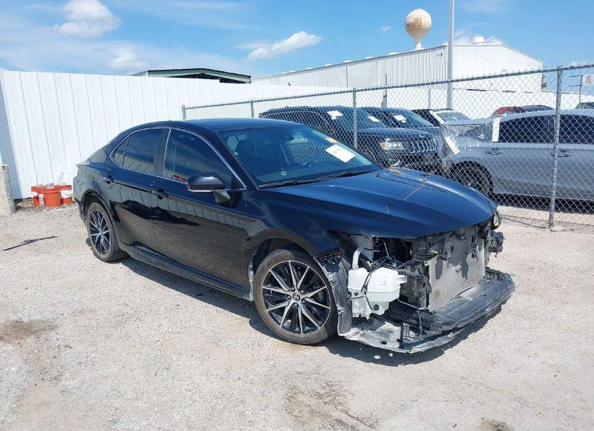 2023 Toyota Camry SE (VIN 4T1G11AK2PU791082) main photo