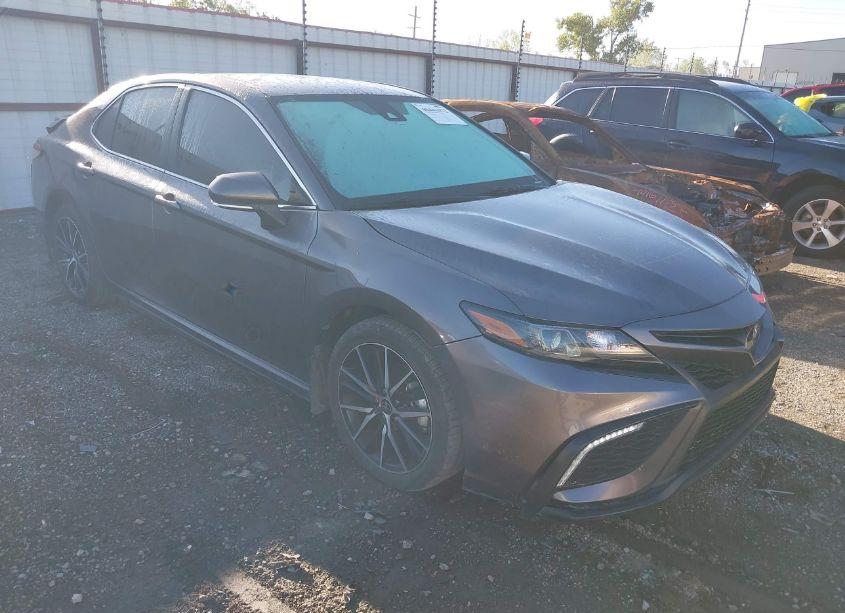 2023 Toyota Camry SE (VIN 4T1G11AK2PU800203) main photo