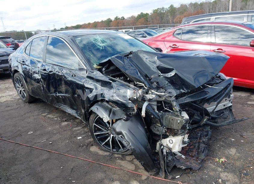 2023 Toyota Camry SE (VIN 4T1G11AK2PU821052) main photo
