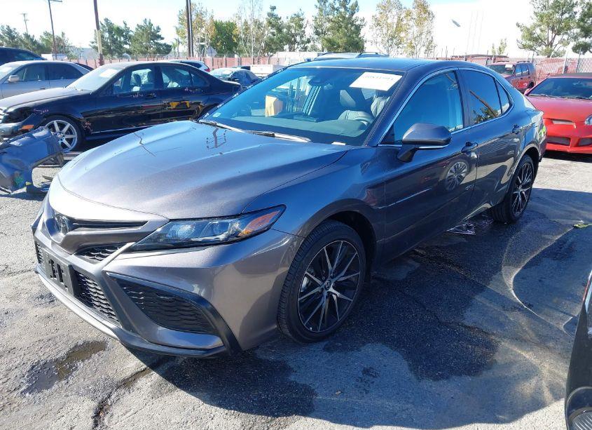 Photo 2 of 2024 Toyota Camry SE (VIN 4T1G11AK2RU194730)