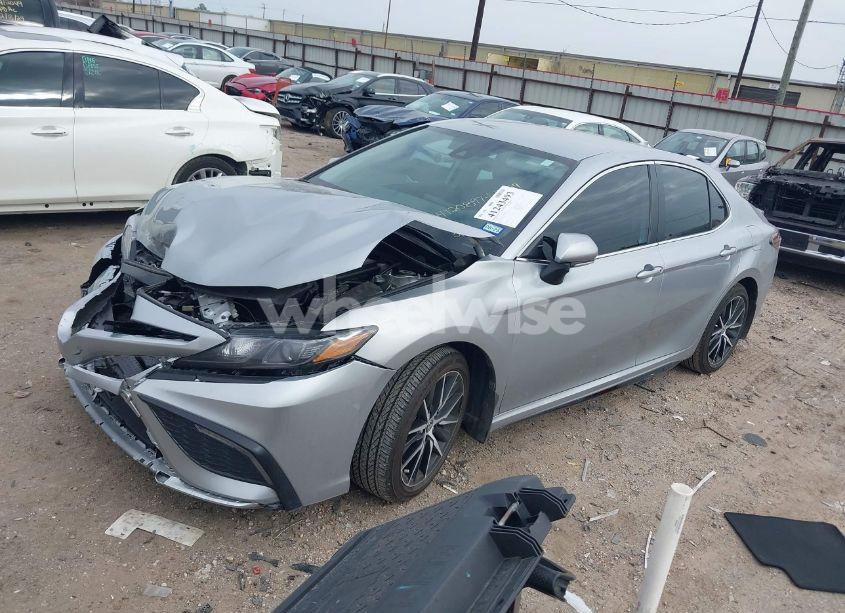 Photo 2 of 2024 Toyota Camry SE (VIN 4T1G11AK2RU195683)